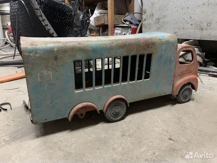 Игрушка СССР железная грузовик