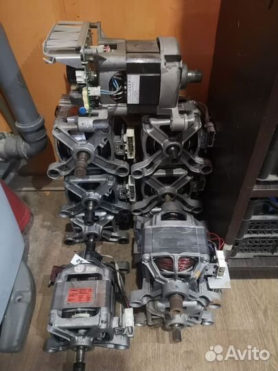 Щётки,двигатель,ремень,клапан, петля, ручка люка