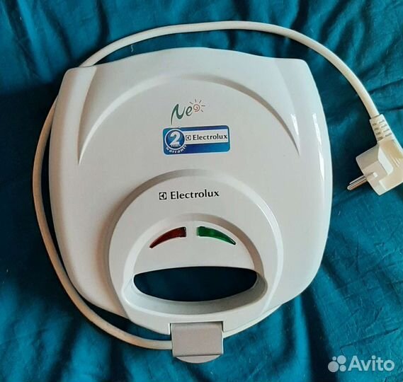 Тостер- бутербродница Electrolux