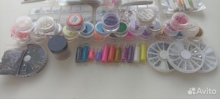 Блёстки стразы втирки наклейки для маникюра