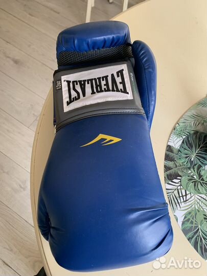 Боксерские перчатки everlast