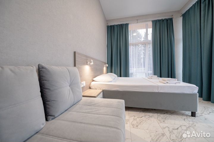 Администратор отеля с проживанием