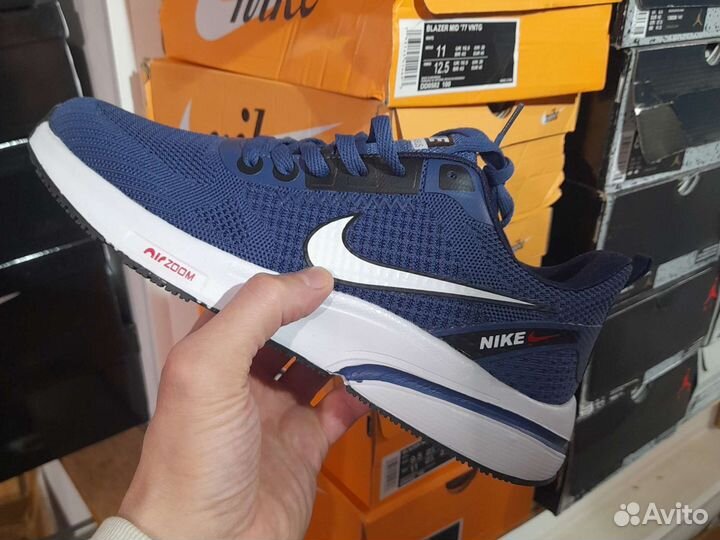 Кроссовки Nike