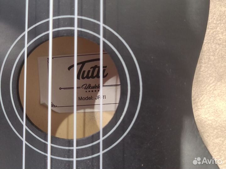 Гитара укулеле