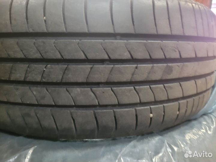 Kumho Ecsta HS51 215/55 R17