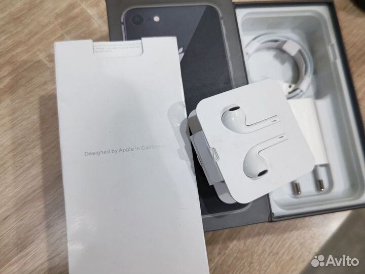 Телефон iPhone 8 64 gb
