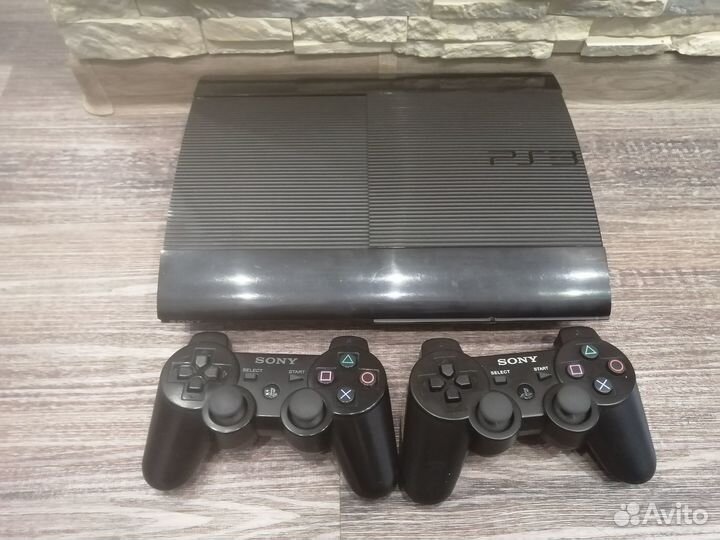 Sony PS 3 + 30 игр 2 джойстика