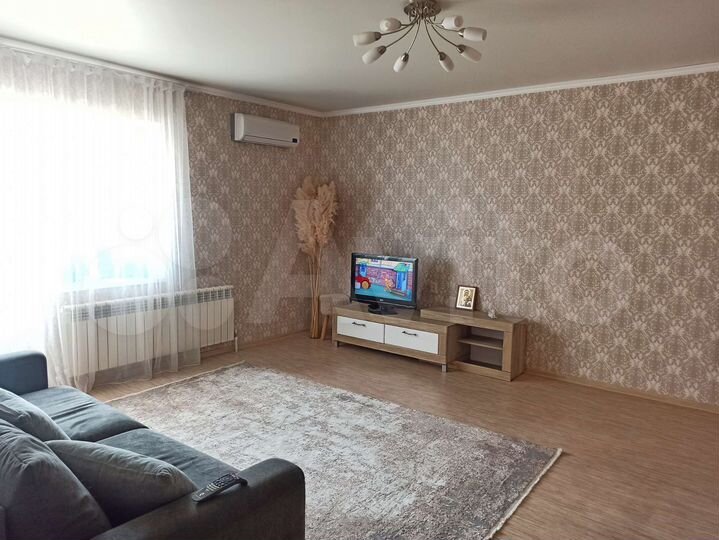 2-к. квартира, 85 м², 8/10 эт.