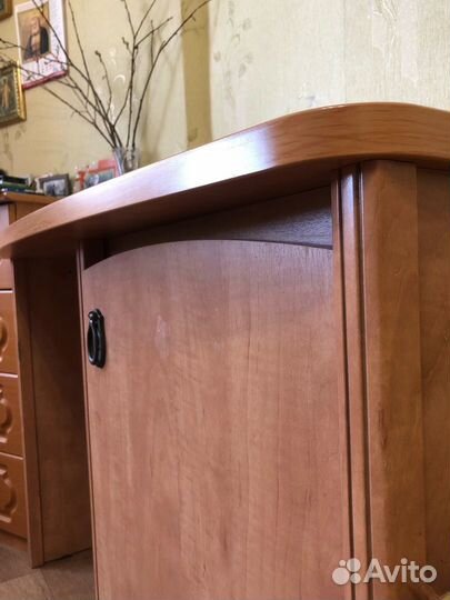 Письменный стол