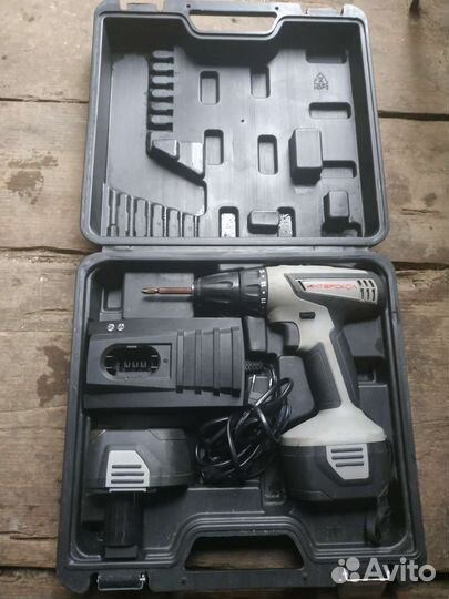 Шуруповерт Интерскол