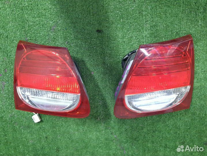 Lexus GS300 фонари в крышку багажника
