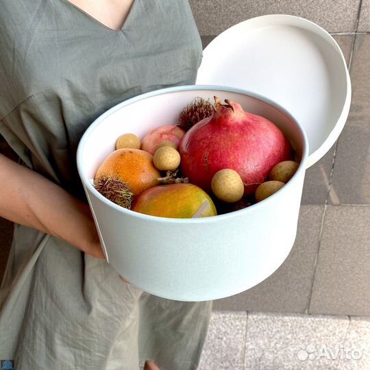 Корзина с фруктами