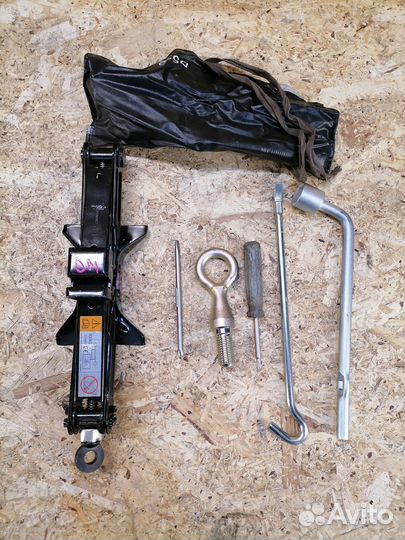 Домкрат Mazda 3 BM