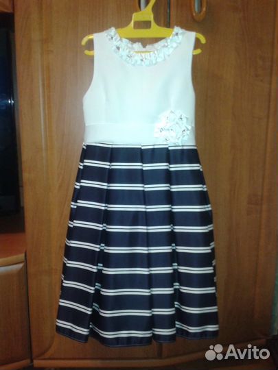 Продаю платье для девочки
