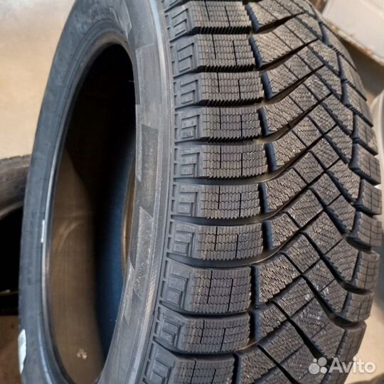 Pirelli Ice Zero FR 225/60 R18 104T