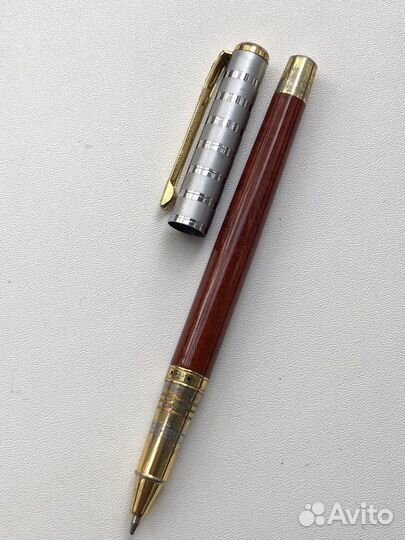 Металлические шариковые ручки из коллекции