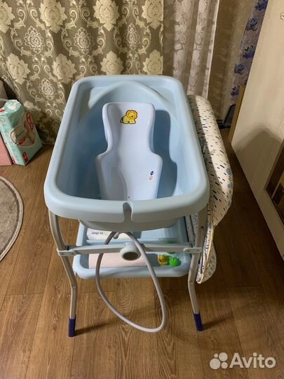 Пеленальный столик Chicco с ванночкой