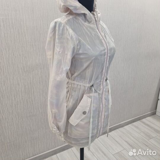 Ветровка для девочки