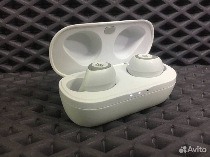 Беспроводные наушники JBL C100 TWS (12)
