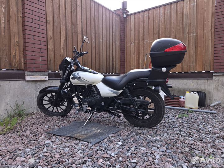 Bajaj avenger 220