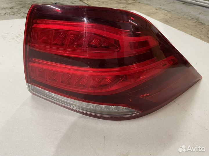 Фонарь правый GLE 166