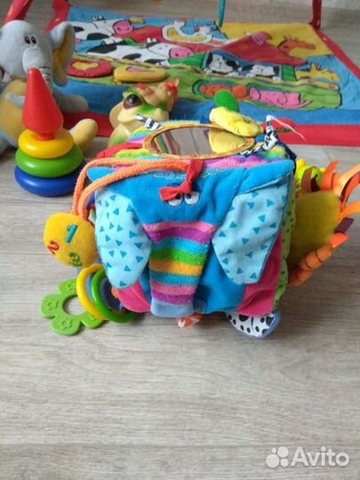 Развивающий коврик + игрушки