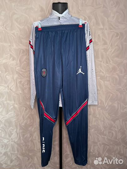 Футбольный спортивный костюм