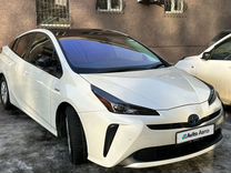 Toyota Prius 1.8 CVT, 2019, 76 000 км, с пробегом, цена 2 340 000 руб.