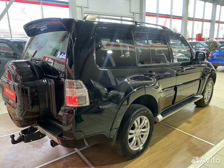 Mitsubishi Pajero 3.2 AT, 2012, 203 073 км