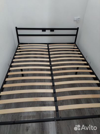 Кровать двуспальная металлическая 160х200 см