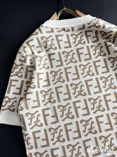 Футболка fendi