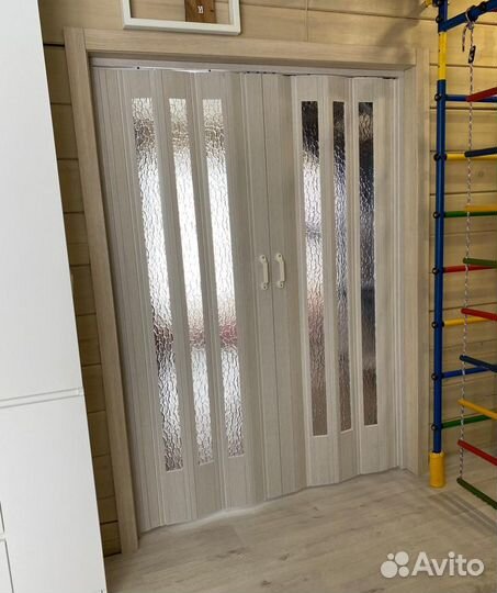 Перегородка дверь гармошка в студию, в Саратове