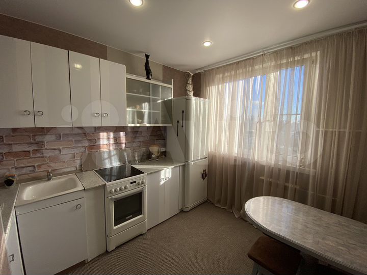 2-к. квартира, 52 м², 9/14 эт.