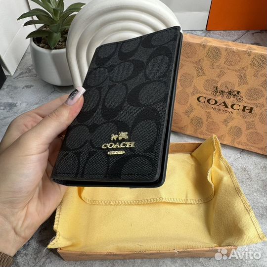 Обложка Coach на паспорт