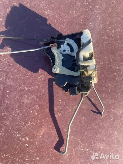 Замок перед.прав. двери Mitsubishi Lancer IX