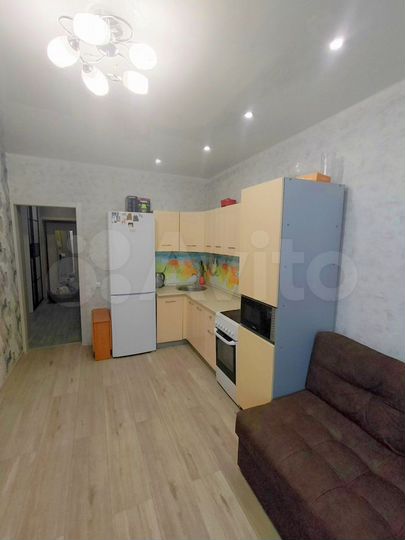 1-к. квартира, 42 м², 8/16 эт.