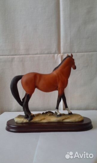 Фигурки лошадей из полистоуна