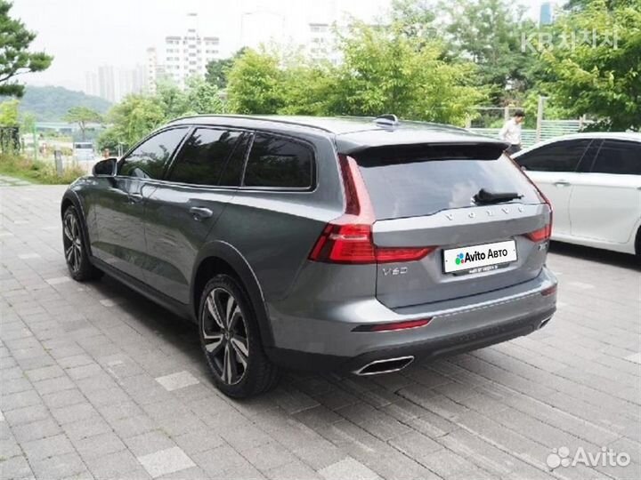 Volvo V60 Cross Country 2.0 AT, 2021, 30 000 км