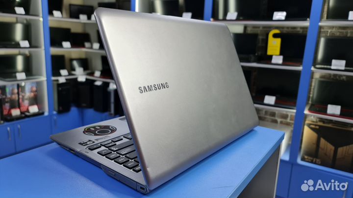 Ультрабук Samsung Intel Core i5 NVidia GT 620m