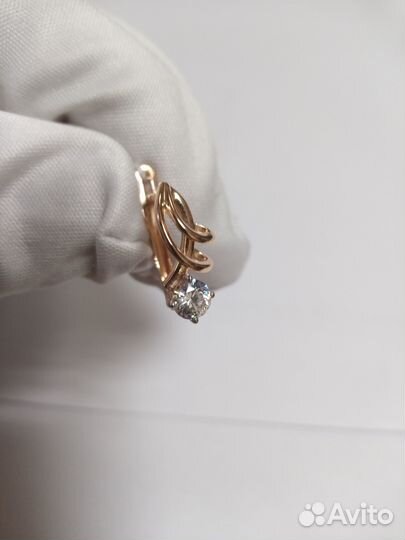 Золотые серьги с фианитом