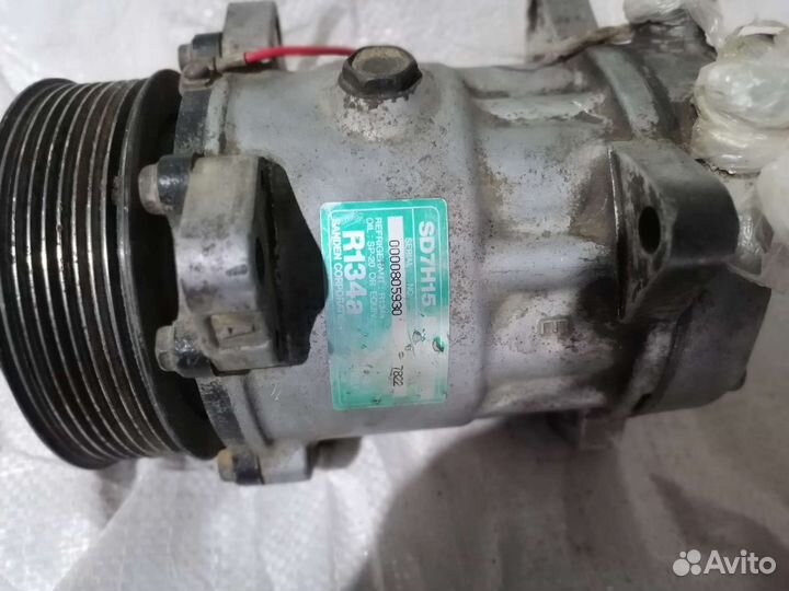 Компрессор кондиционера автомобильный