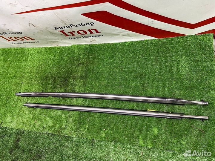 Молдинг окна двери левый зад Rav4 xa40 xa45