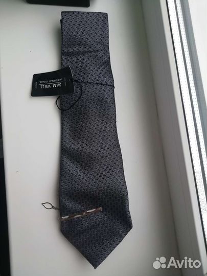 Галстук мужской (зажим, запонки, платок)