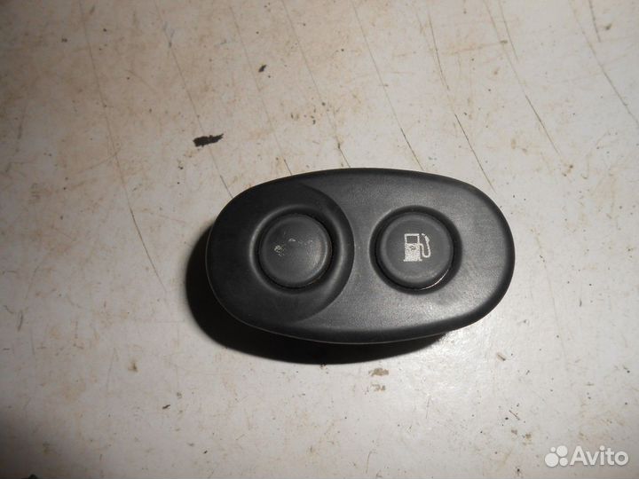 Кнопка открывания багажника (Daewoo Nexia)