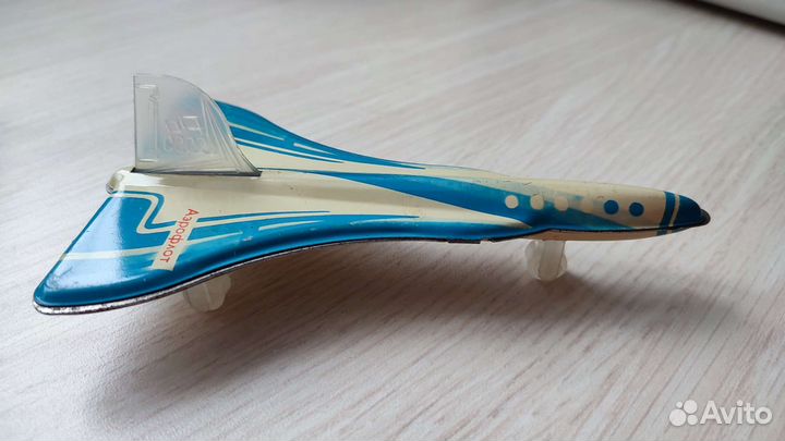 Металлические машинки, самолёт, цирк, спецслужбы