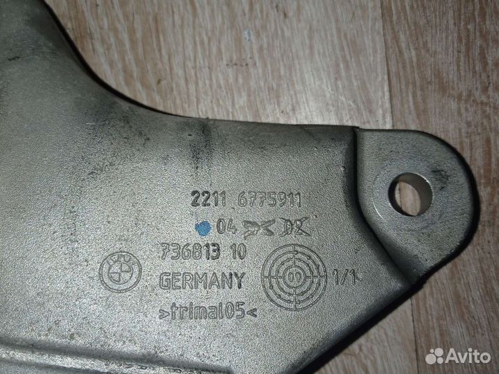 Кронштейн двс на BMW 5 f10 n52