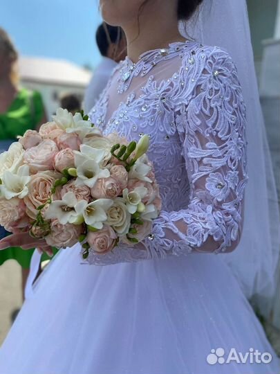 Свадебное платье