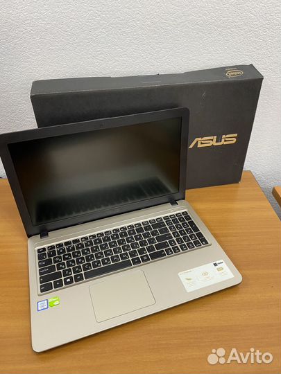 Asus FullHD i3-7020/256gb/110mx 2gb