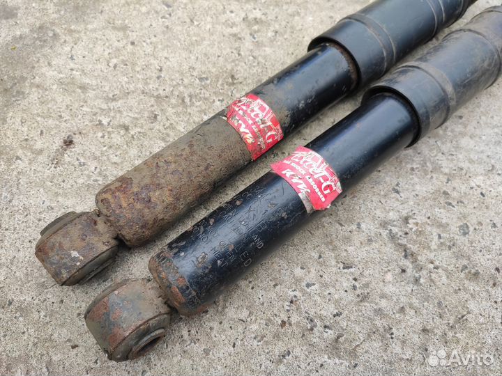 Амортизаторы задние на Opel Astra H