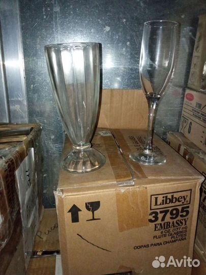 Бокалы, стаканы, кружки, чайник